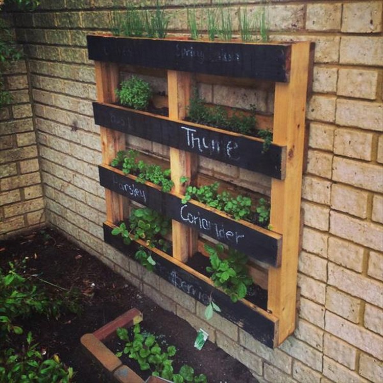 DIY Pallet Vertical Garden Projects  Pallet Wood Projects