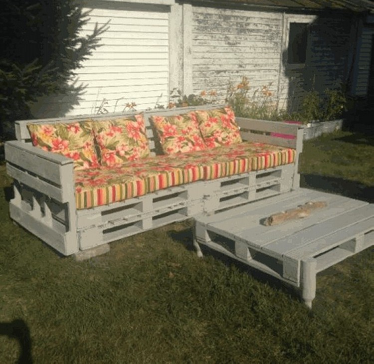 Recycled Wooden Pallet Sofa Ideas | Pallet Wood Projects