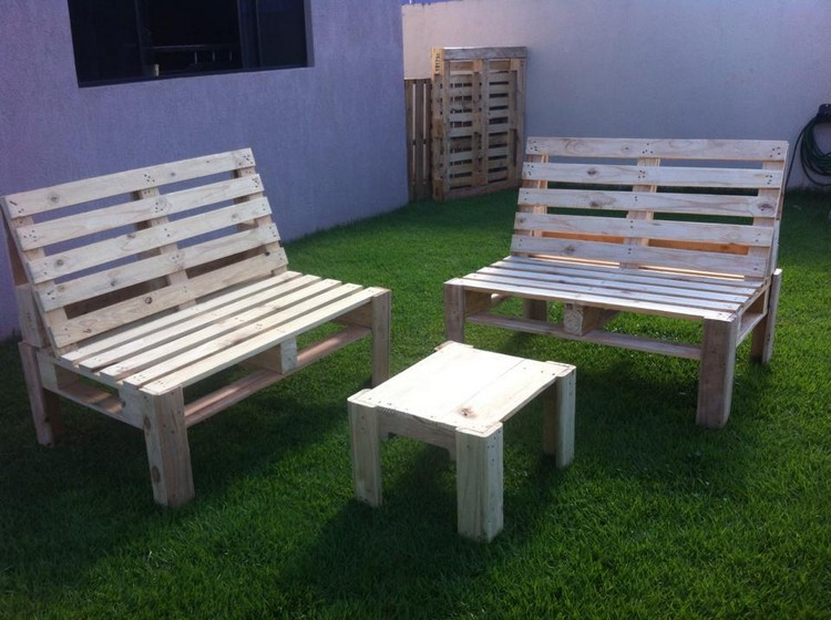 Wooden Pallet Outdoor Bench Plans, How To Make A Garden Table Out Of Pallets