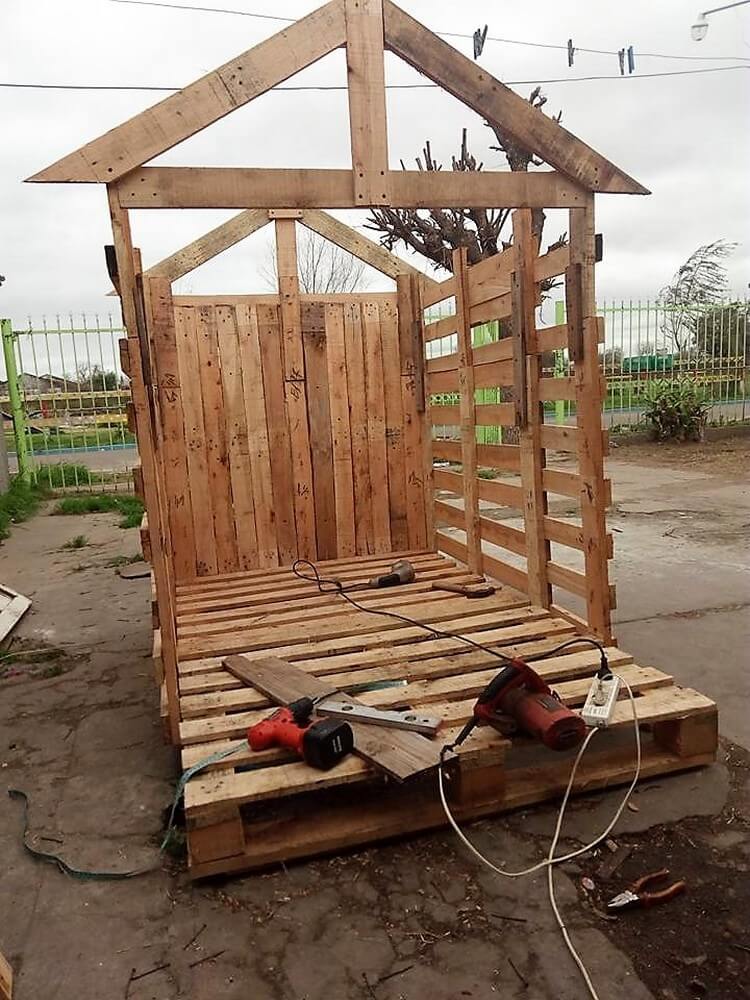 How To Build A Pallet Playhouse 8 Easy Steps Tutorial Wood Projects - Diy Pallet Playhouse Plans